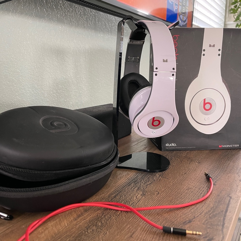 Beats by Dr. Dre Headphones & accessories